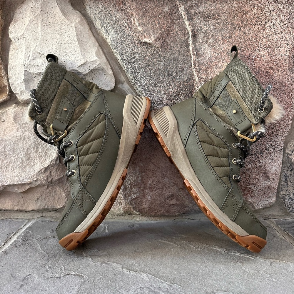 Columbia Boots Meadows Shorty Omni Heat 3D Winter In Army Green Mid Calf - Picture 3 of 9